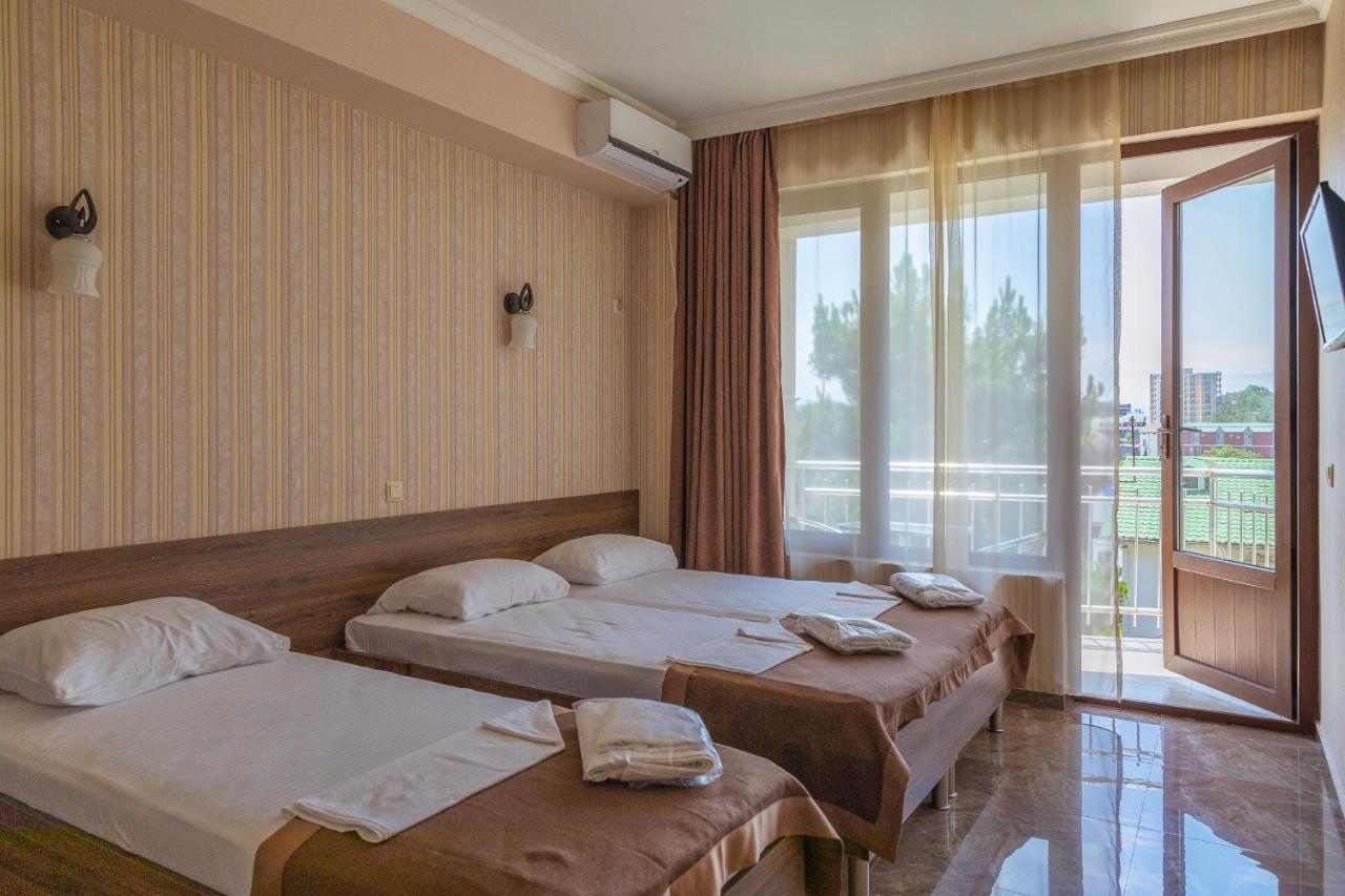 Samni Hotel Ureki Esterno foto