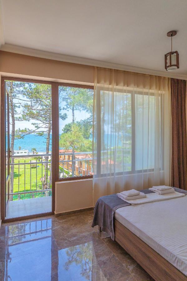Samni Hotel Ureki Esterno foto