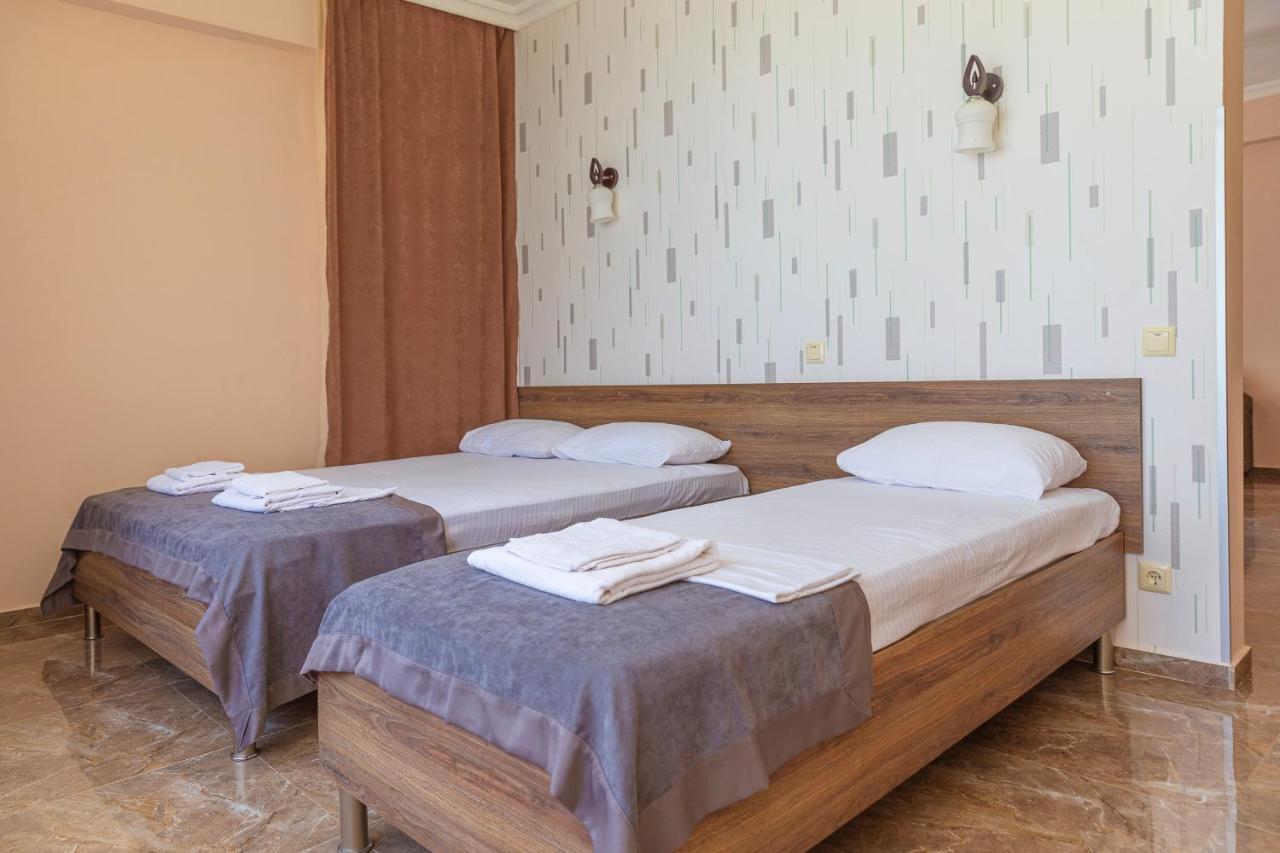 Samni Hotel Ureki Esterno foto