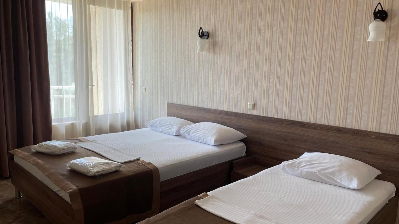 Samni Hotel Ureki Esterno foto