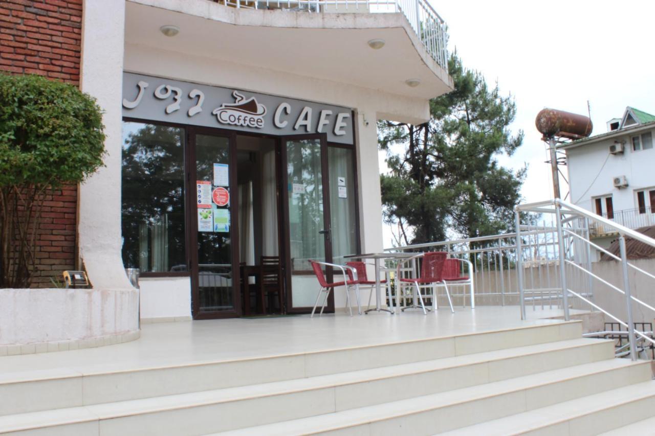 Samni Hotel Ureki Esterno foto
