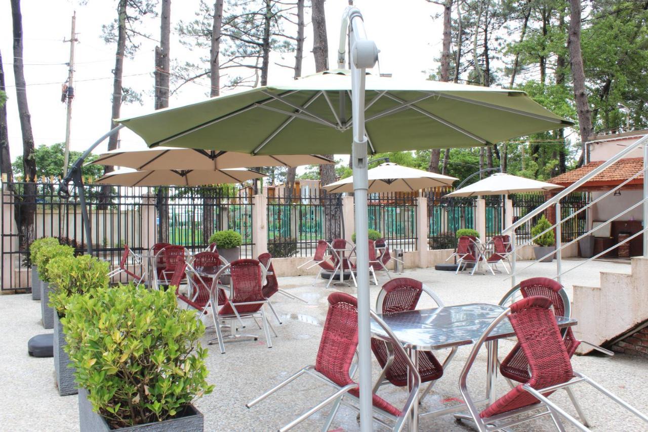 Samni Hotel Ureki Esterno foto