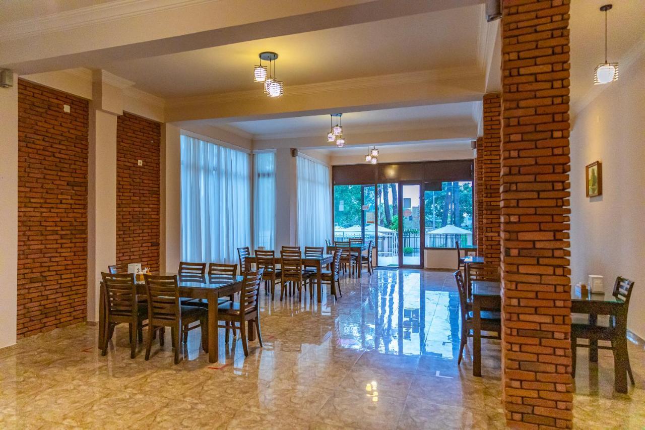 Samni Hotel Ureki Esterno foto