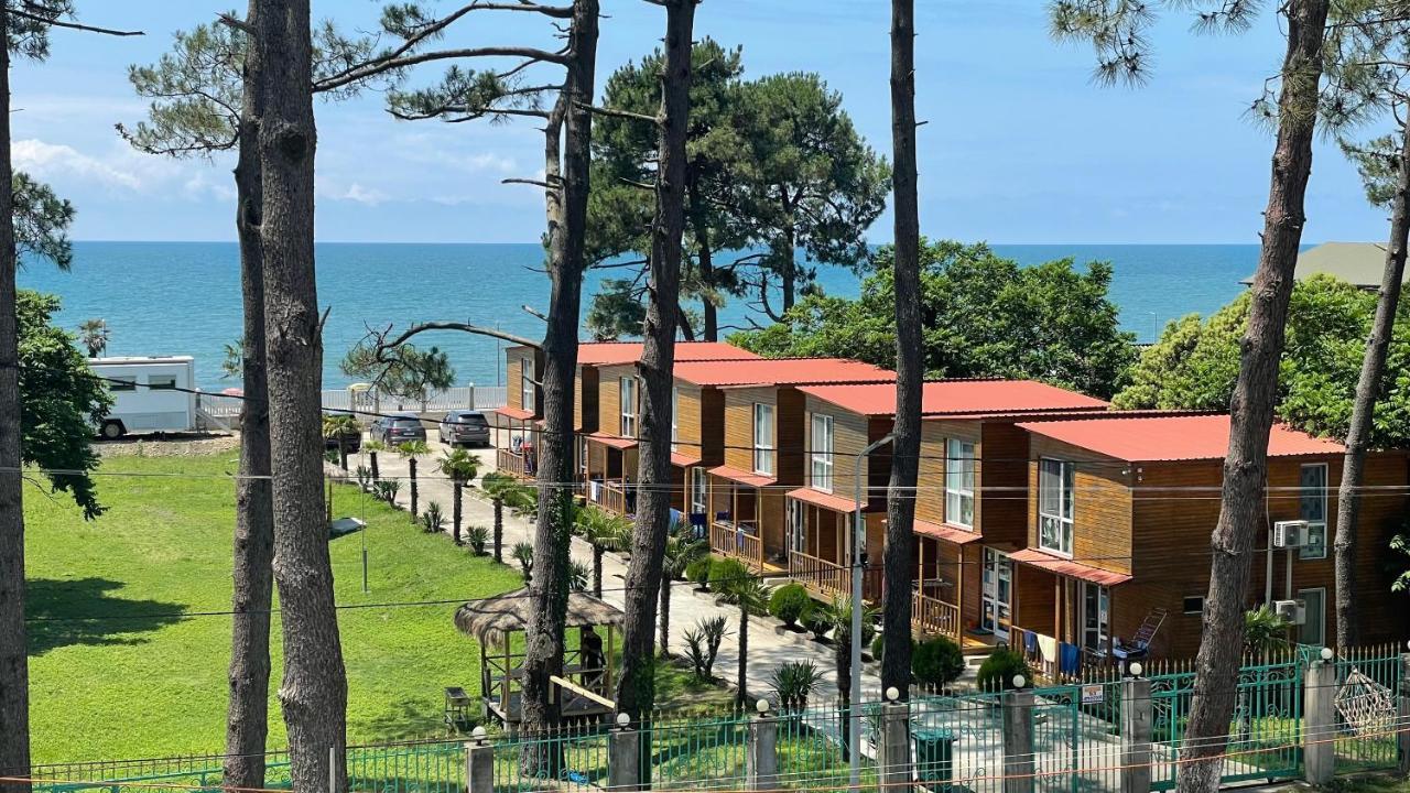Samni Hotel Ureki Esterno foto