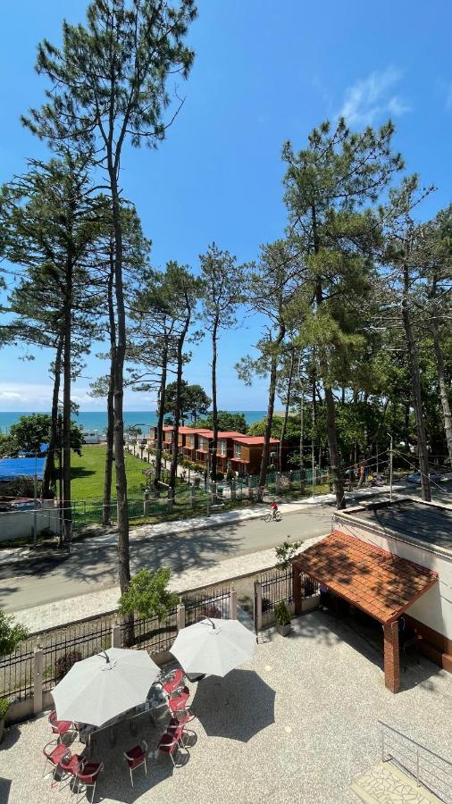 Samni Hotel Ureki Esterno foto
