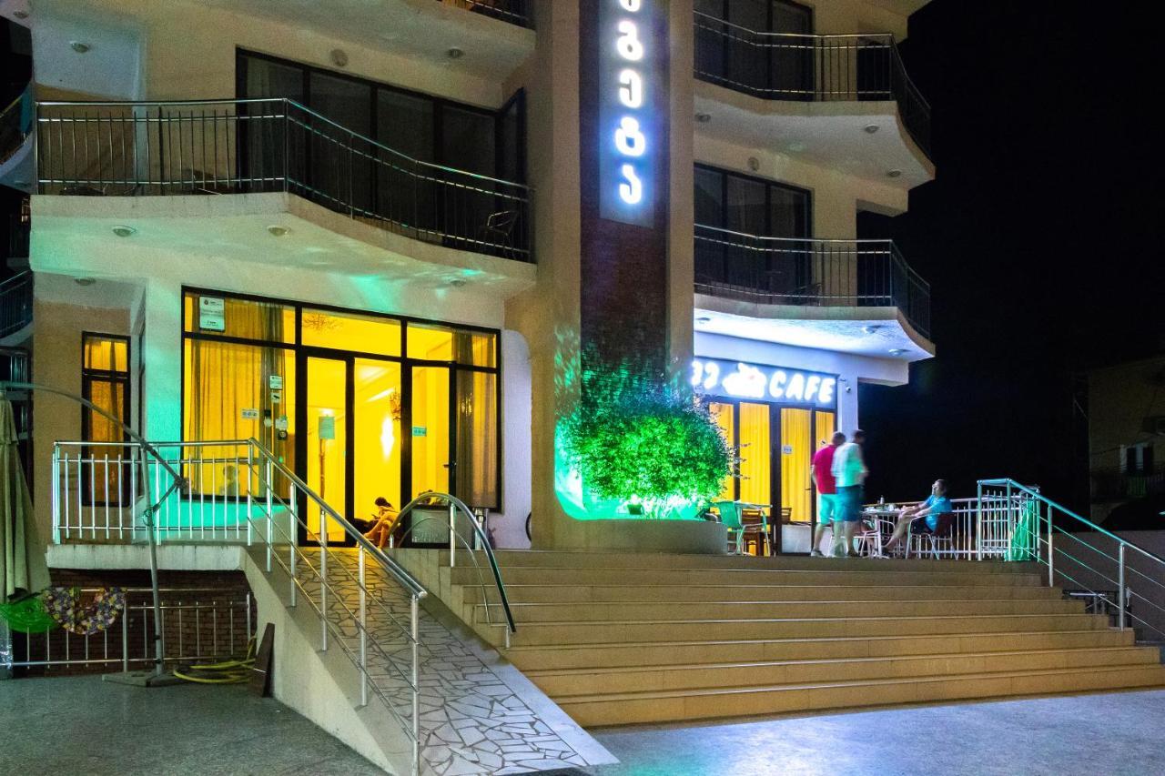 Samni Hotel Ureki Esterno foto